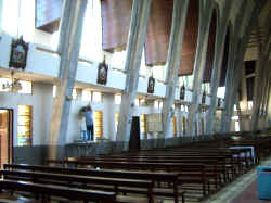 cathedral_buttresses.jpg (656387 bytes)